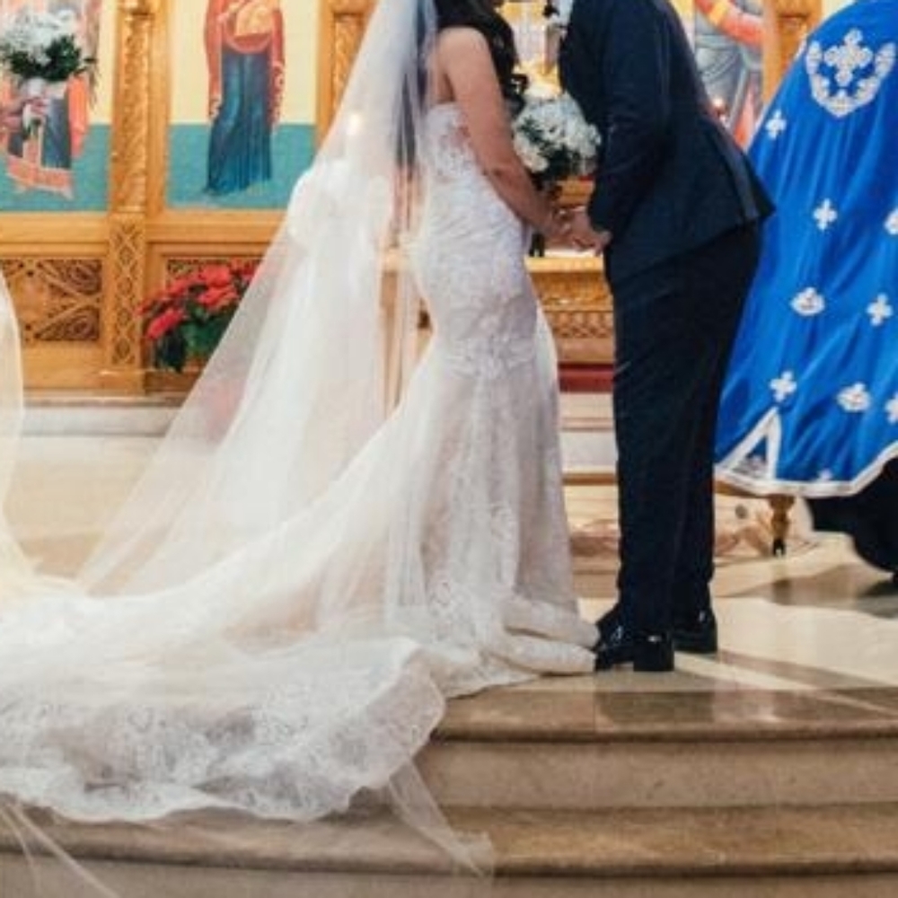 Mermaid style wedding dress - Picture 3 of 8